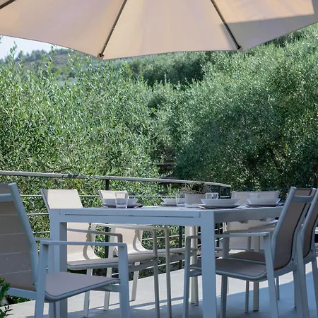 Taggiasca- Nel Con Terrazza E Jacuzzi Privata 阿尔玛·迪·塔吉亚