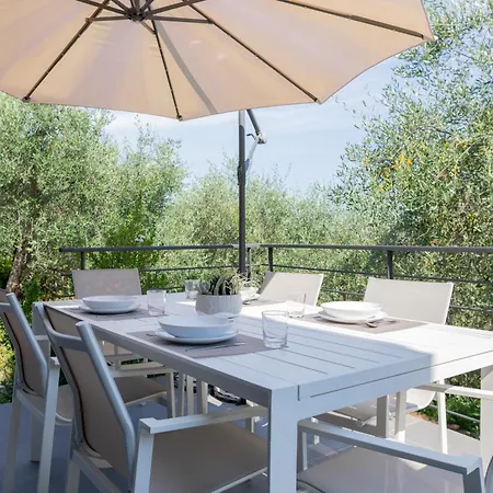 Taggiasca- Nel Con Piscina E Terrazza Privata 度假居 *